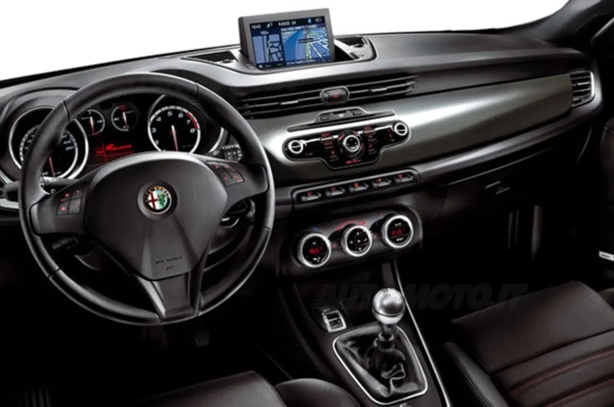 Alfa Romeo Giulietta è Auto Europa 2011 (20)