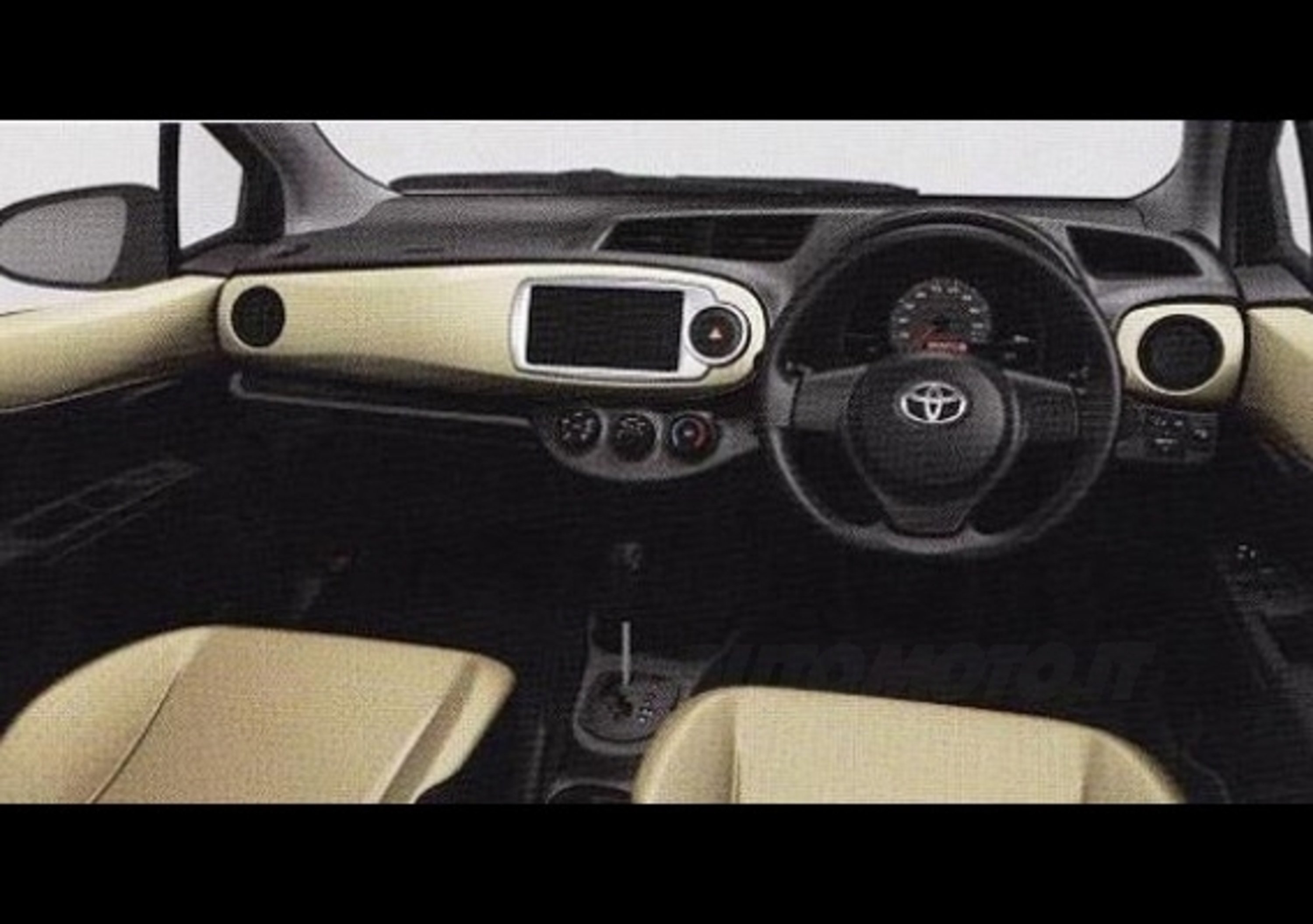 Toyota Yaris 2012: ecco gli interni