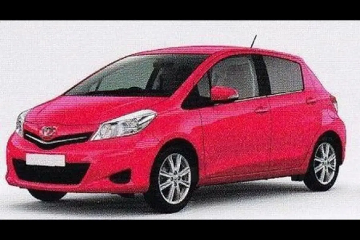 Toyota Yaris 2012: ecco gli interni (3)