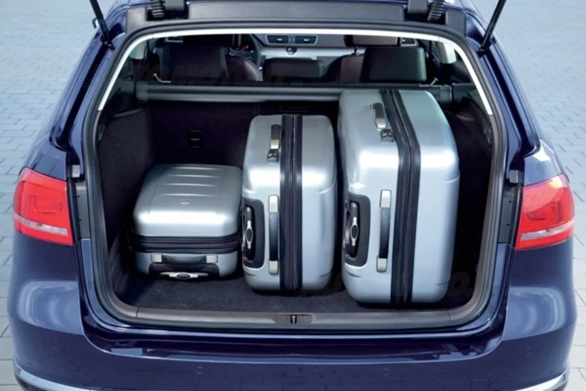 Volkswagen Passat: i prezzi per l'Italia (21)
