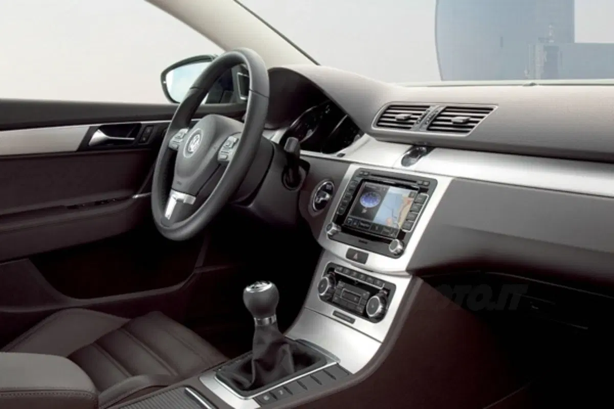 Volkswagen Passat: i prezzi per l'Italia (27)