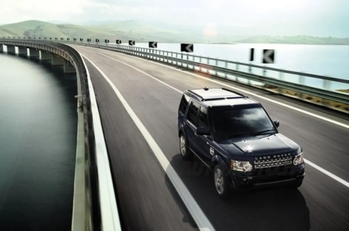 Land Rover Discovery 4 M.Y. 2011 (7)