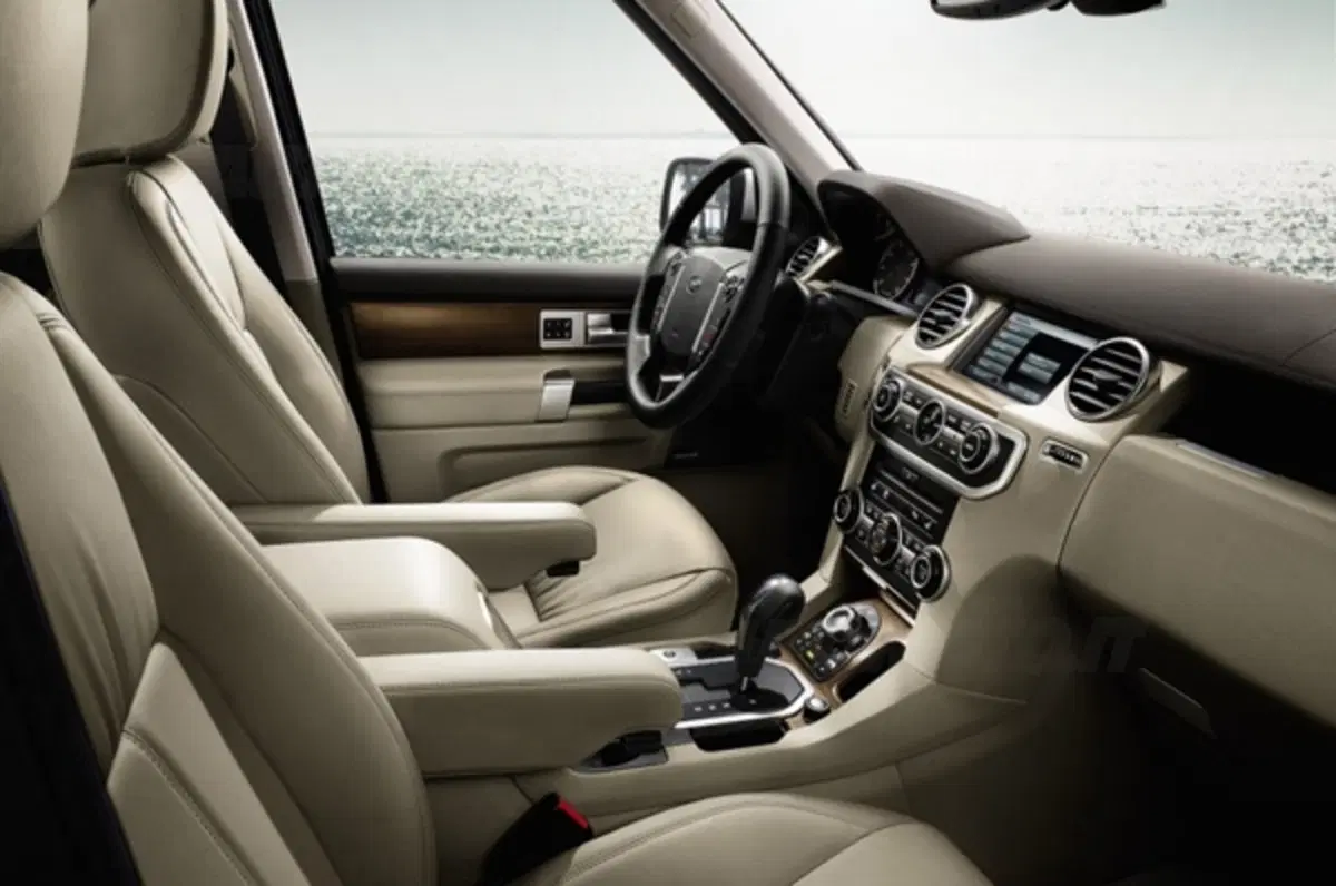 Land Rover Discovery 4 M.Y. 2011 (13)