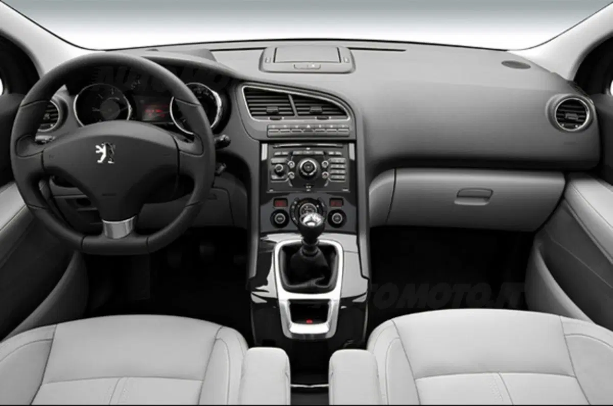 Peugeot 5008 2.0 HDi FAP 163 CV automatica (9)