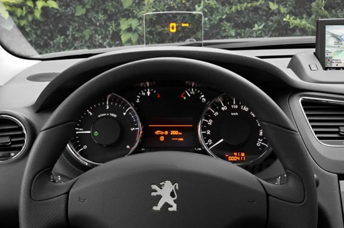 Peugeot 5008 2.0 HDi FAP 163 CV automatica (12)