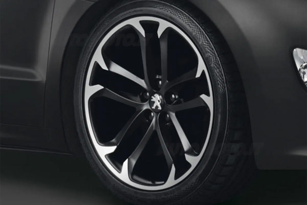 Peugeot RCZ Asphalt (2)