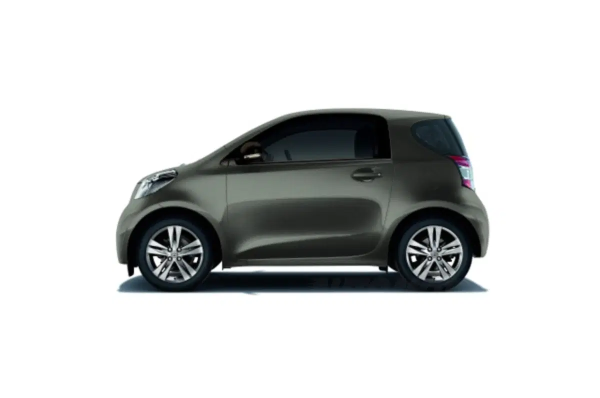 Toyota iQ alla mostra “Laboratorio Schifano” (2)