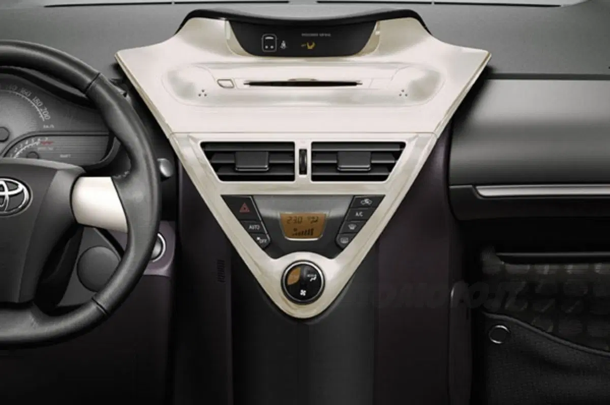 Toyota iQ alla mostra “Laboratorio Schifano” (10)
