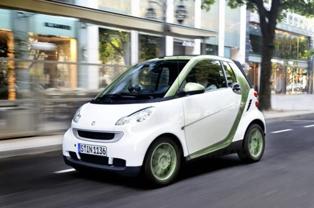 Smart ad EICMA 2010