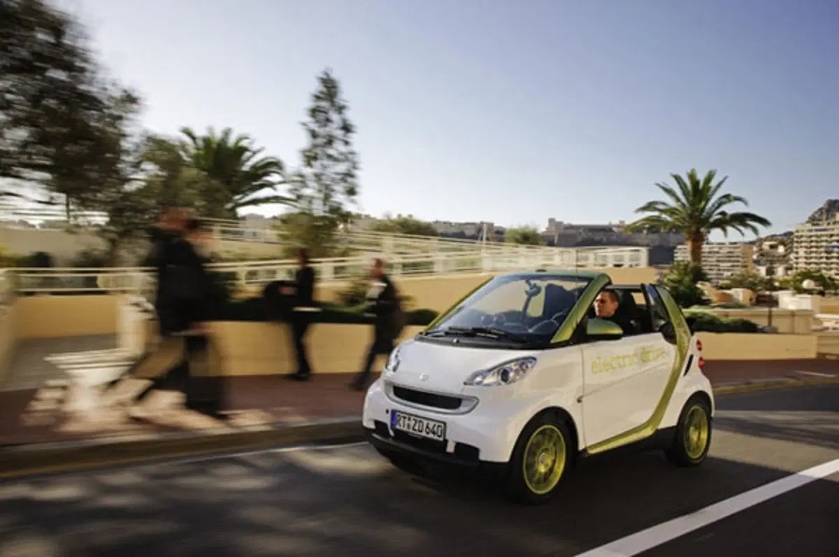 Smart ad EICMA 2010 (5)