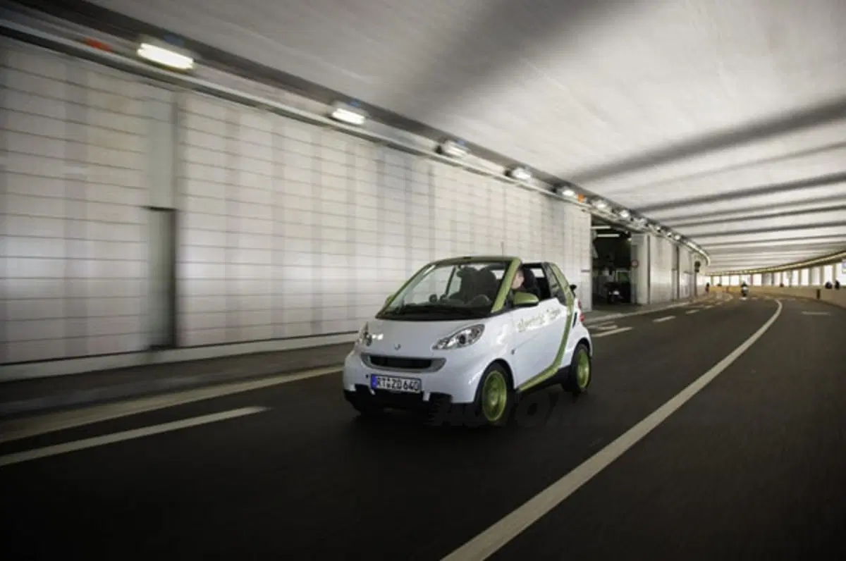 Smart ad EICMA 2010 (8)