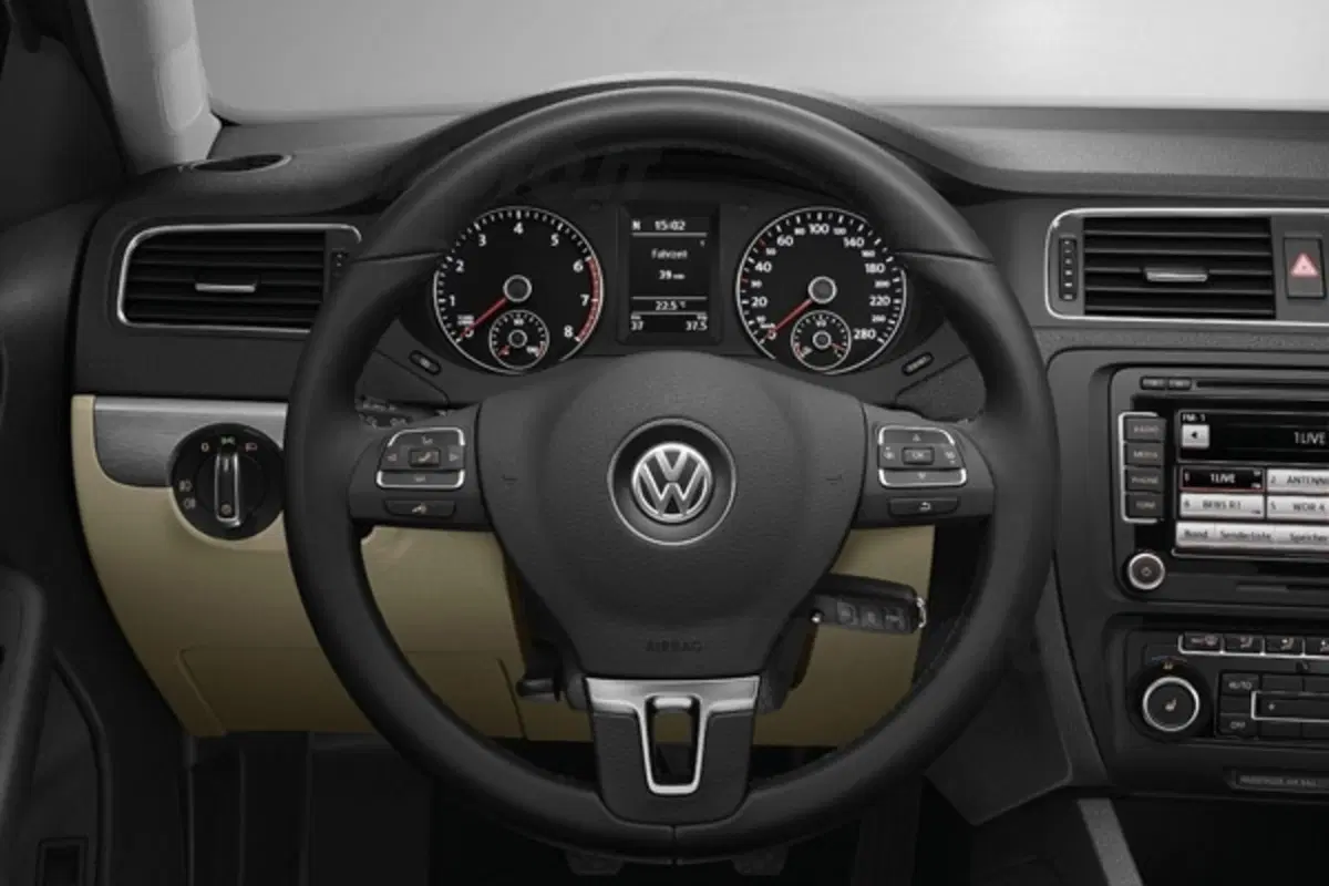 Volkswagen Jetta debutta in Europa (4)