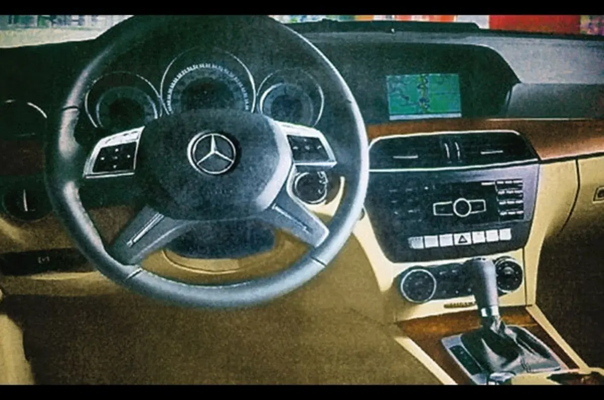 Mercedes Classe C restyling 2011 (5)