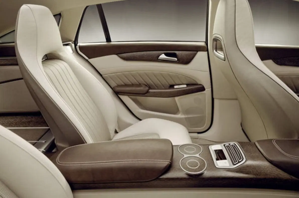 Mercedes CLS Shooting Brake: nel 2012 in concessionaria (27)