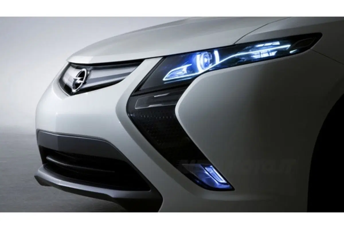 Opel Ampera: costerà 42.900 euro (6)