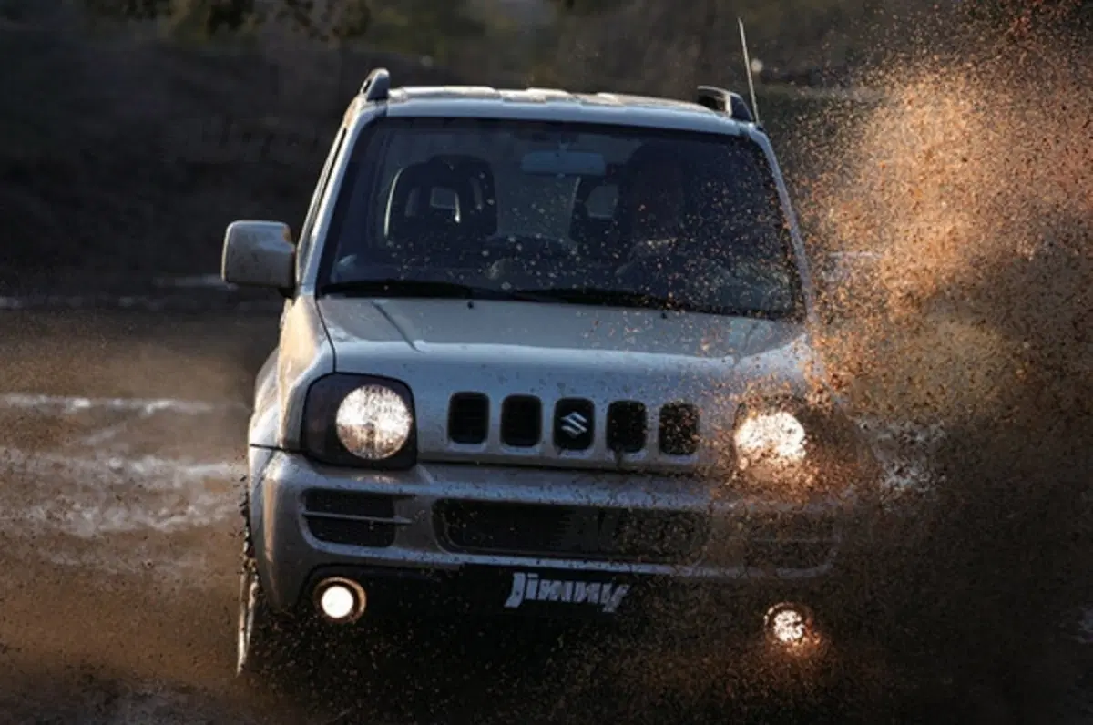 Suzuki Jimny 2011 (3)