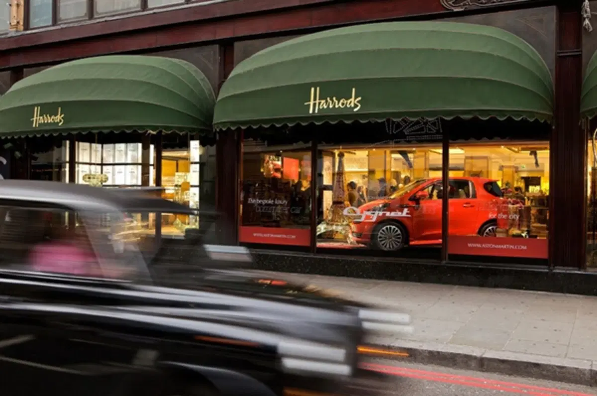 Aston Martin Cygnet: in vetrina da Harrods (4)