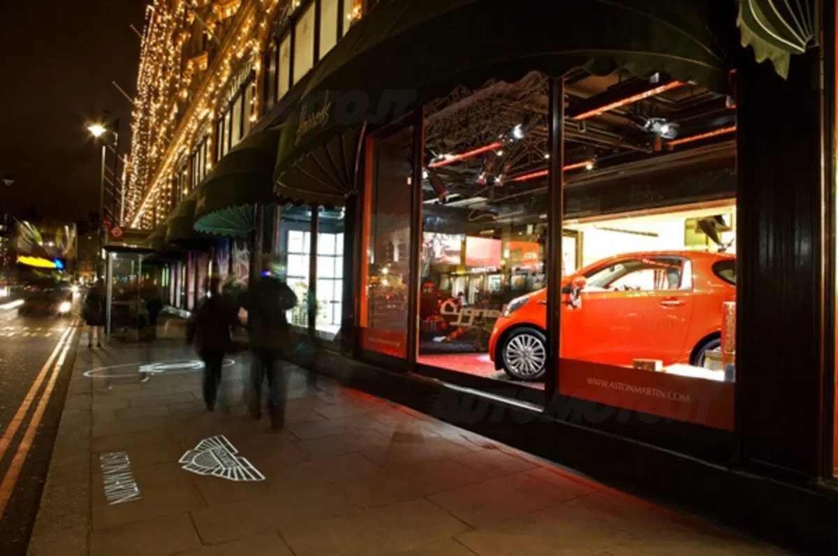 Aston Martin Cygnet: in vetrina da Harrods (5)