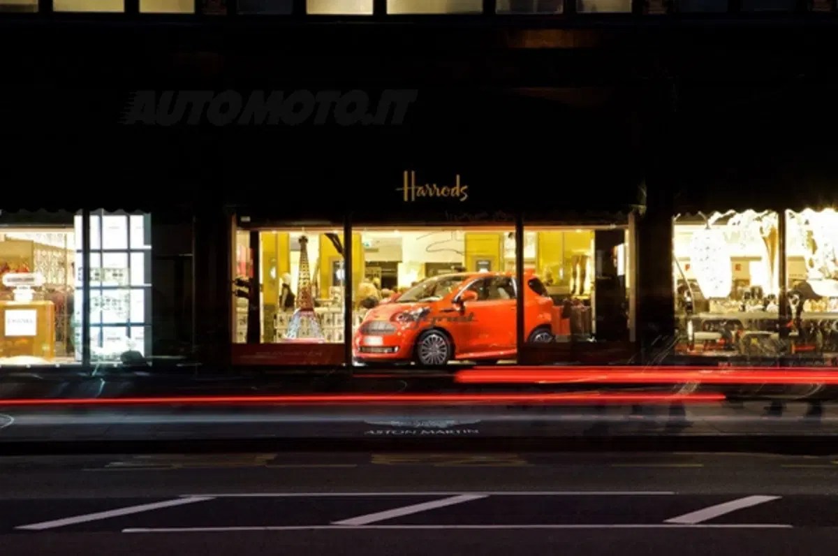 Aston Martin Cygnet: in vetrina da Harrods (6)