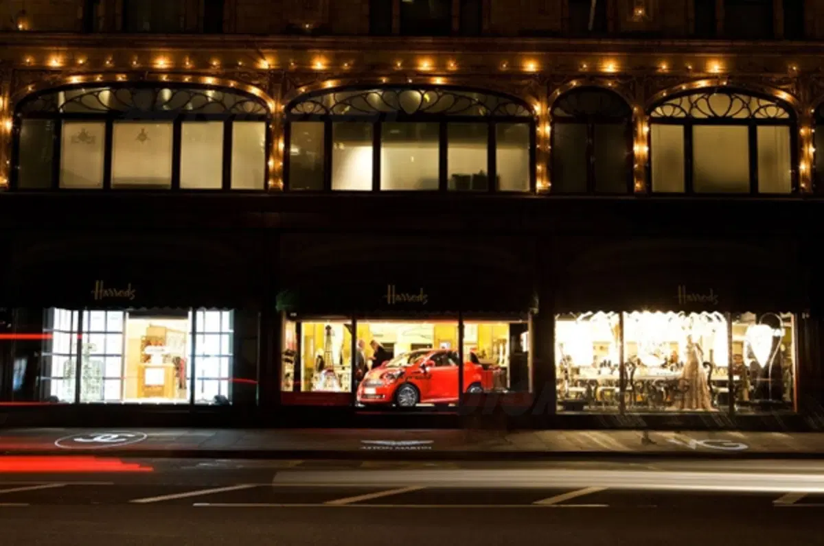 Aston Martin Cygnet: in vetrina da Harrods (7)