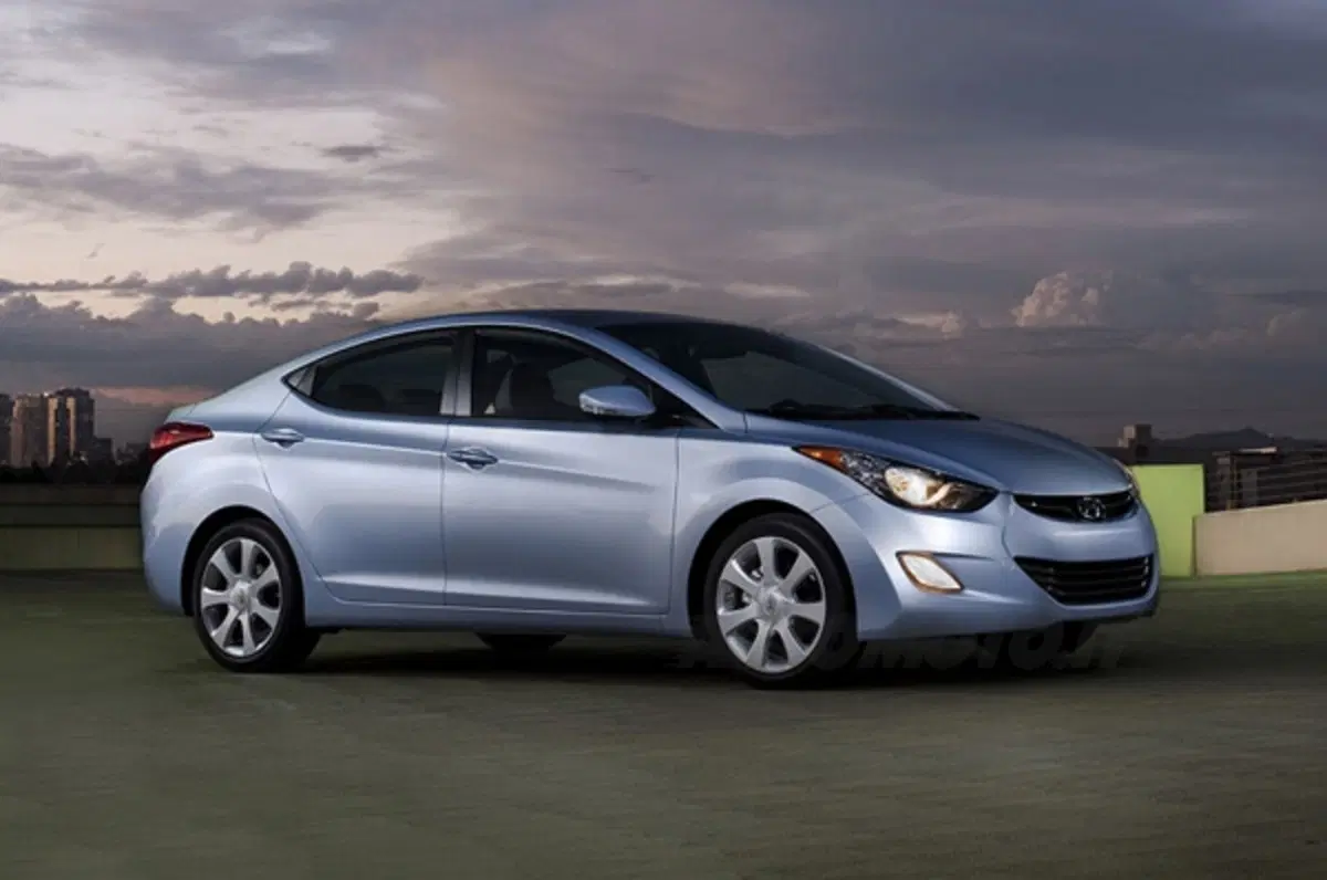 Hyundai Elantra: debutta negli USA (3)