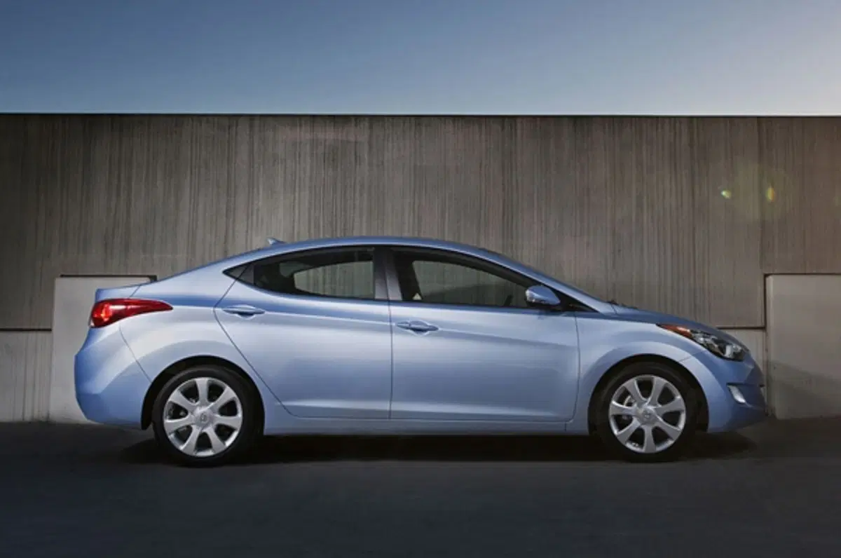 Hyundai Elantra: debutta negli USA (7)
