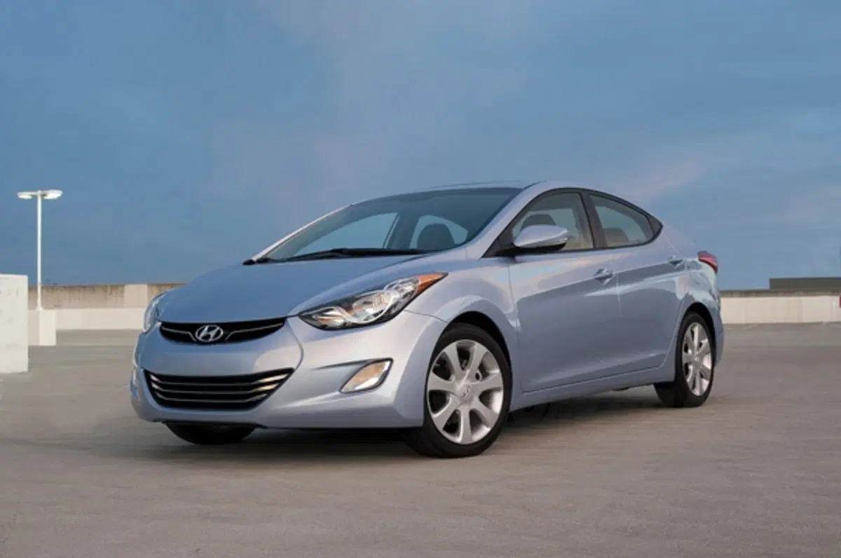 Hyundai Elantra: debutta negli USA (8)