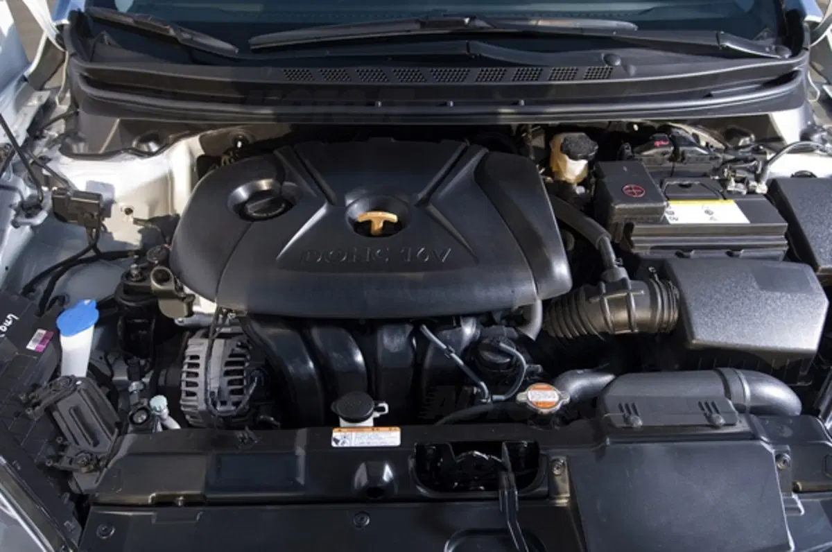 Hyundai Elantra: debutta negli USA (15)