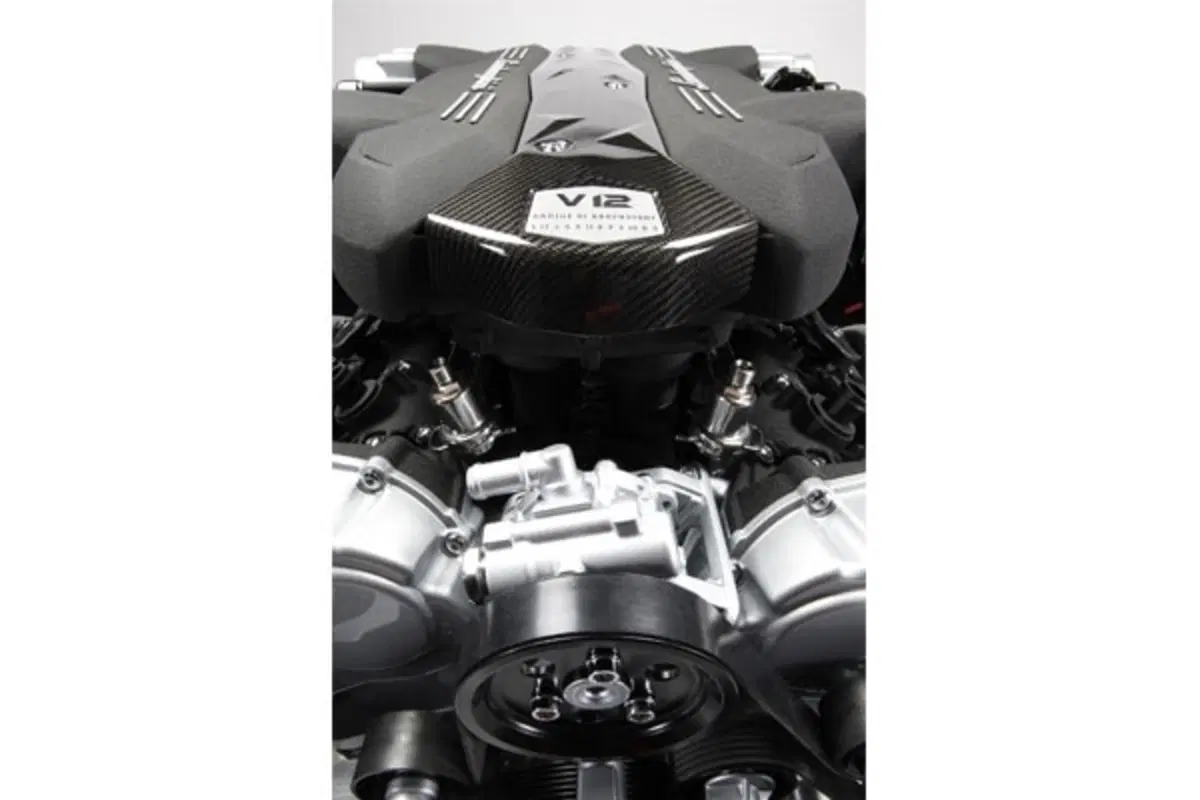 Lamborghini Aventador LP700-4 (6)