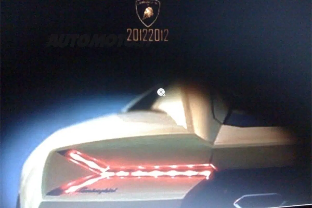 Lamborghini Aventador LP700-4 (7)