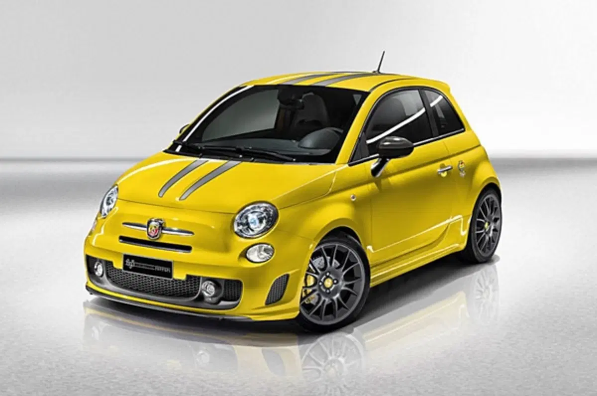 Abarth 695 Tributo Ferrari: eccola in Giallo Modena (2)