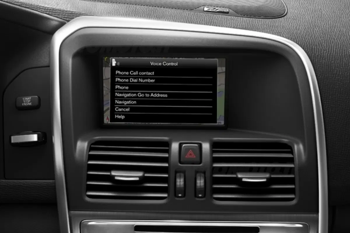 Volvo XC60: disponibile il Pedestrian Detection (6)