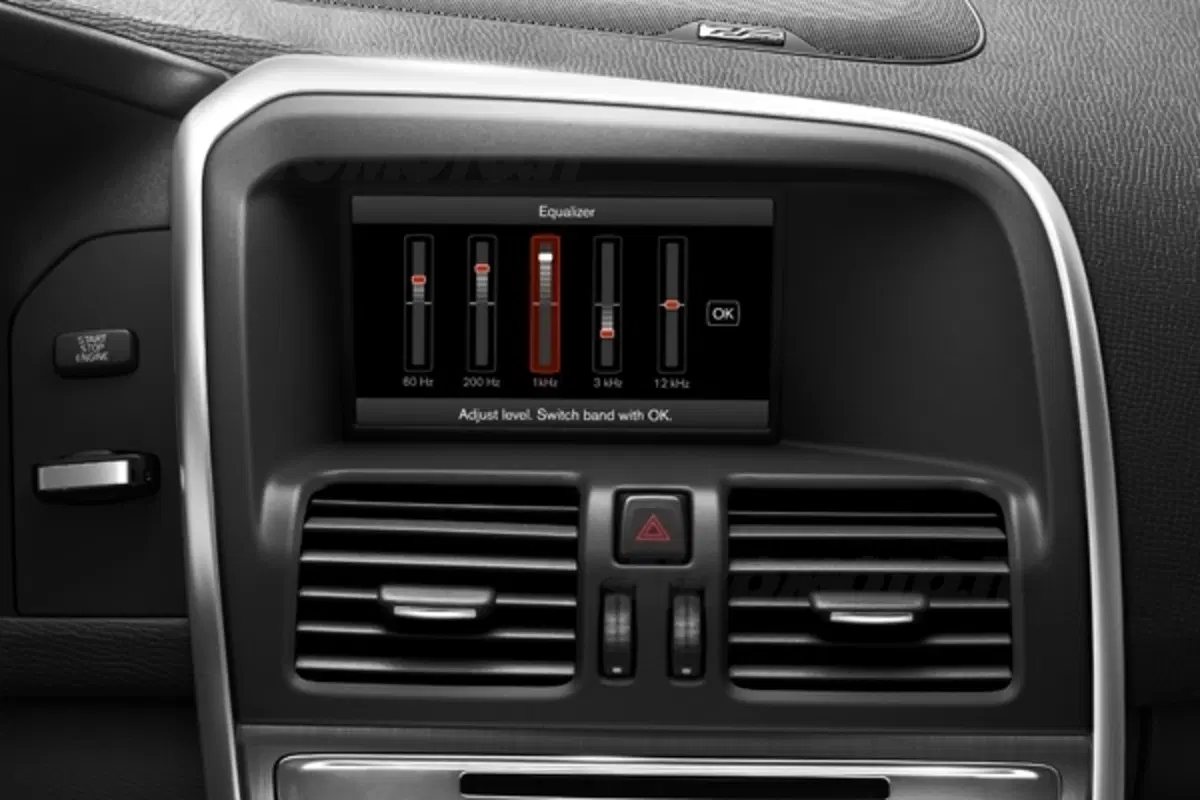 Volvo XC60: disponibile il Pedestrian Detection (7)