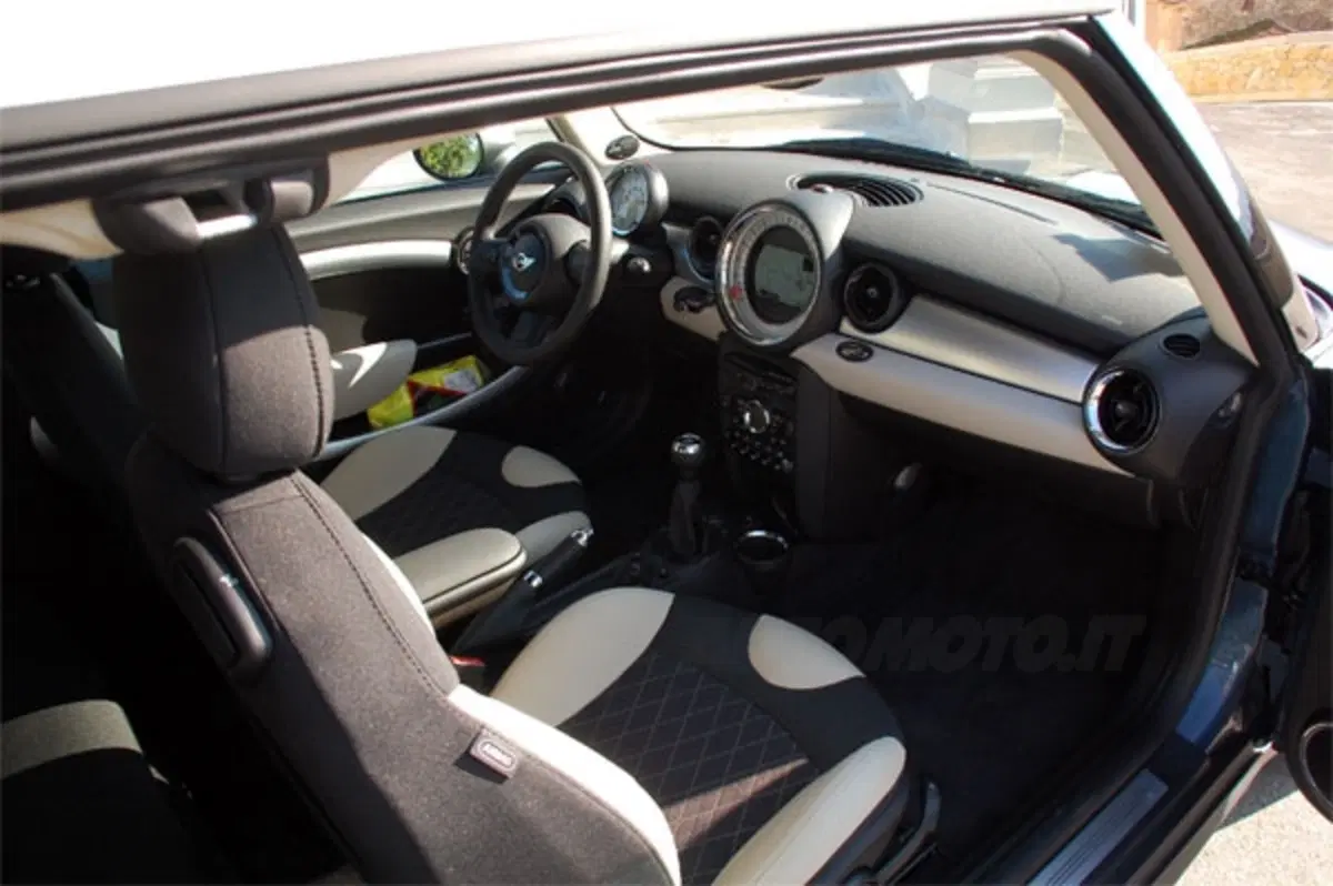 Mini Cooper D Clubman (47)