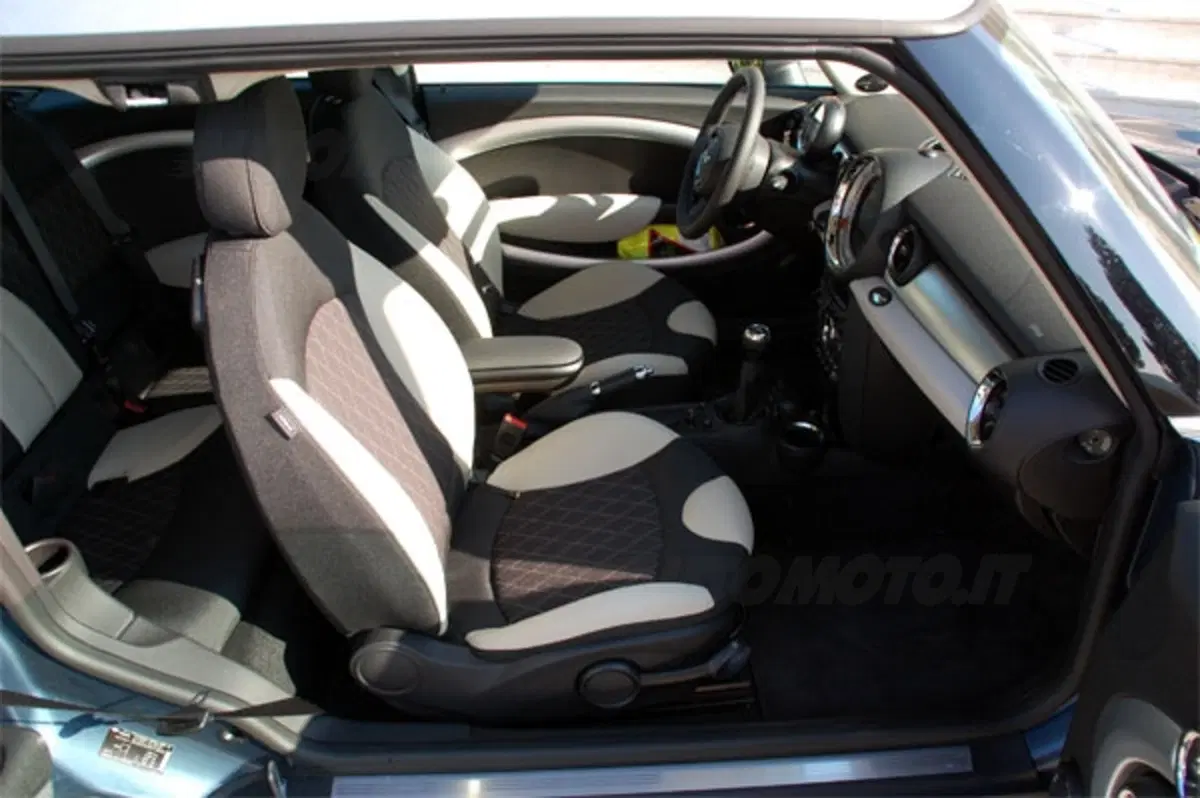 Mini Cooper D Clubman (48)