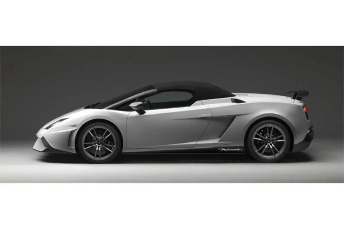 Lamborghini LP570-4 Spyder Performante (4)