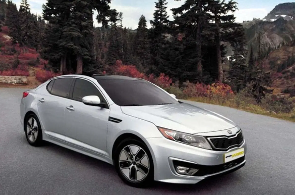 Kia Optima Hybrid (8)