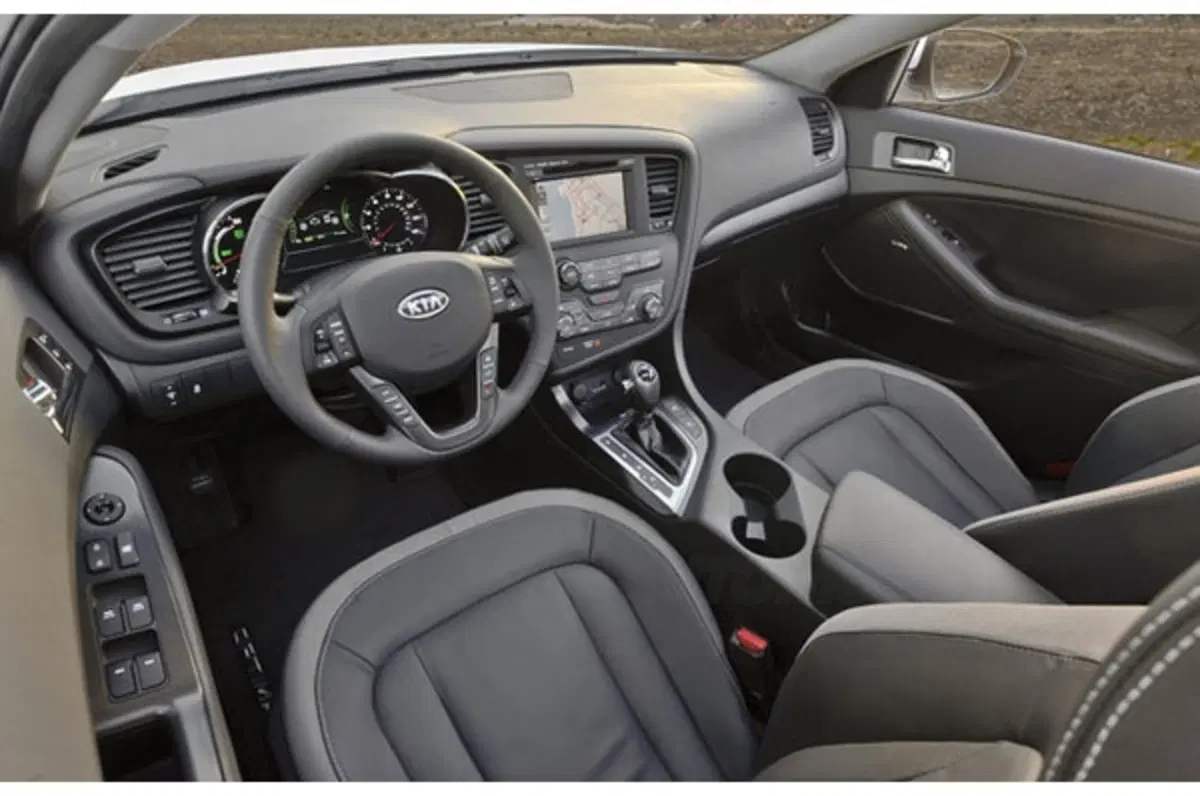 Kia Optima Hybrid (12)