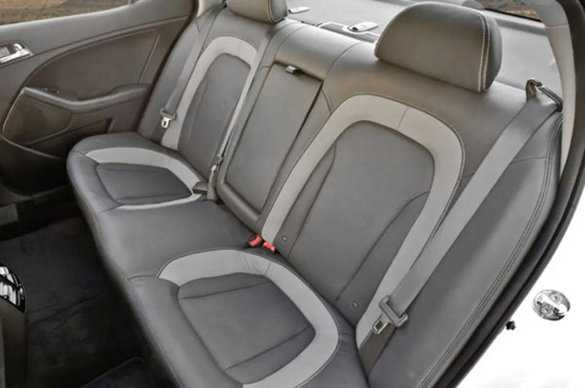Kia Optima Hybrid (18)