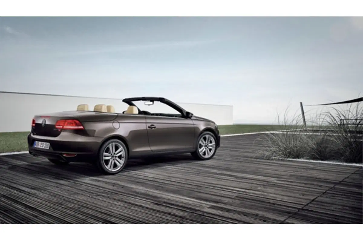 Volkswagen Eos 2011: il video della versione restyling (8)