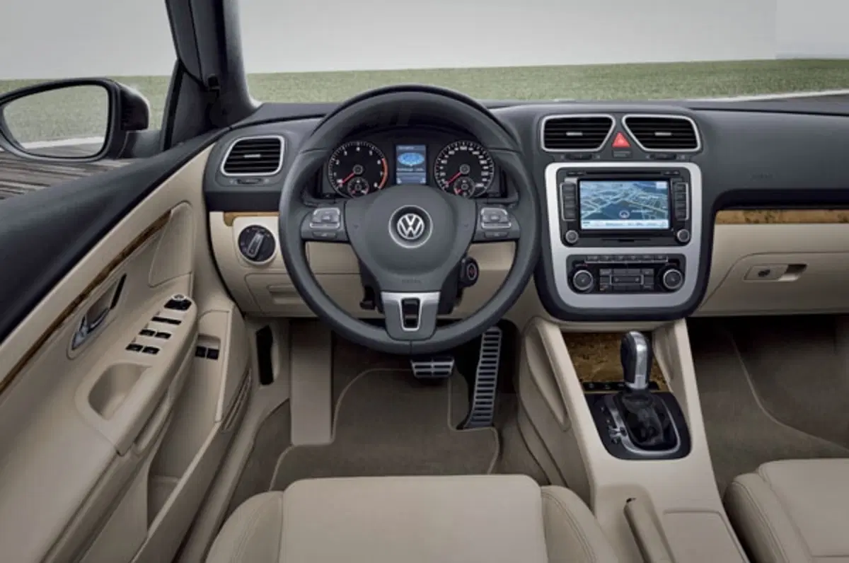 Volkswagen Eos 2011: il video della versione restyling (13)