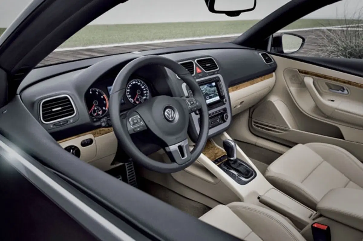Volkswagen Eos 2011: il video della versione restyling (15)