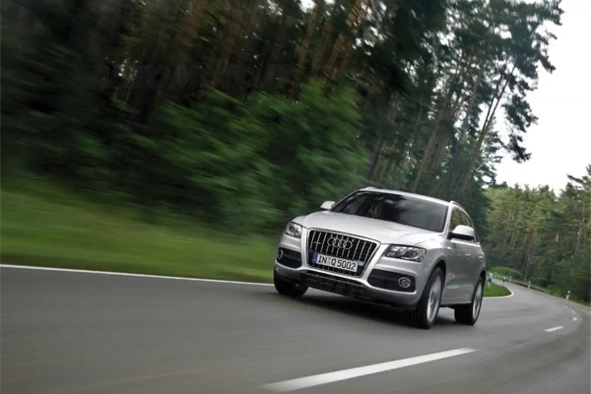 Audi Q5 Advanced e Advanced Plus (2)