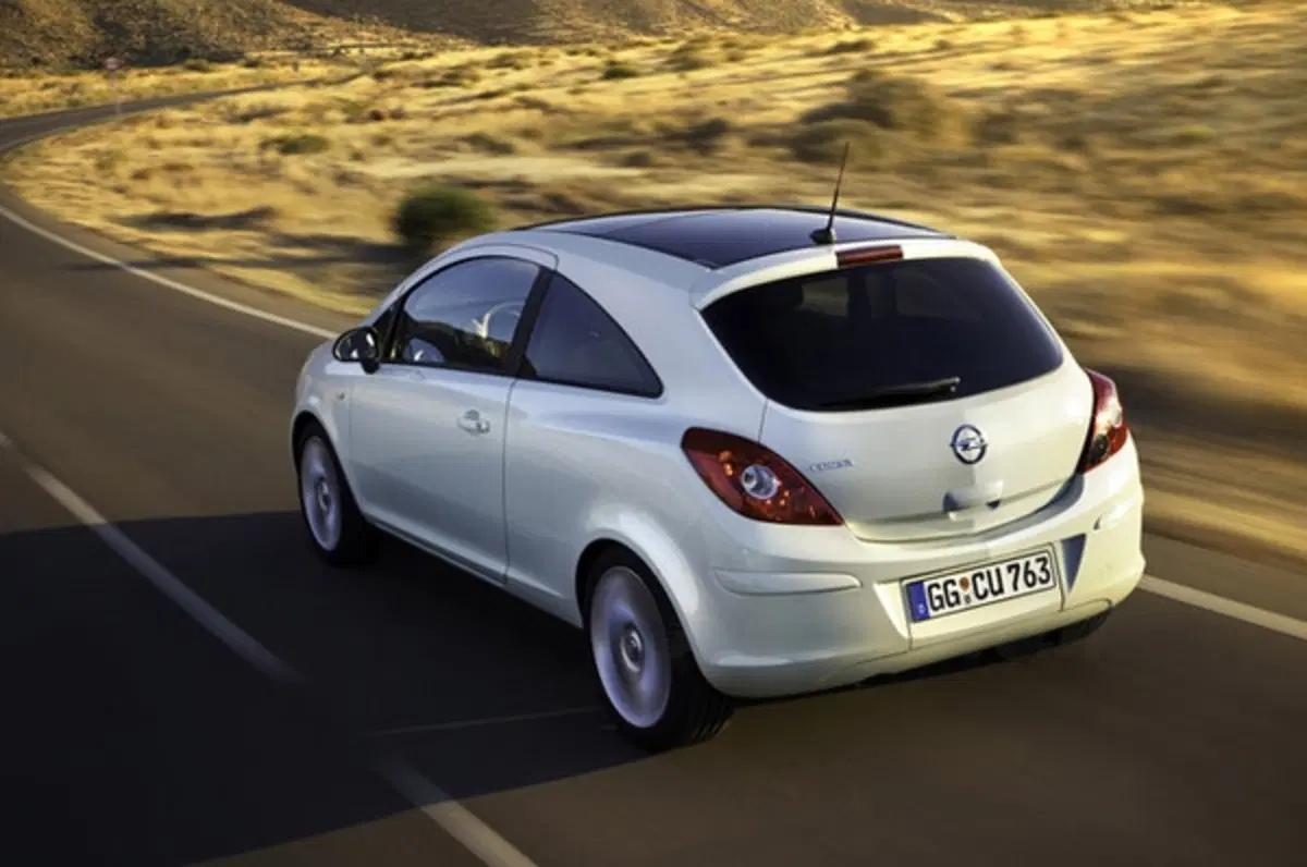 Opel Corsa restyling 2011 (3)