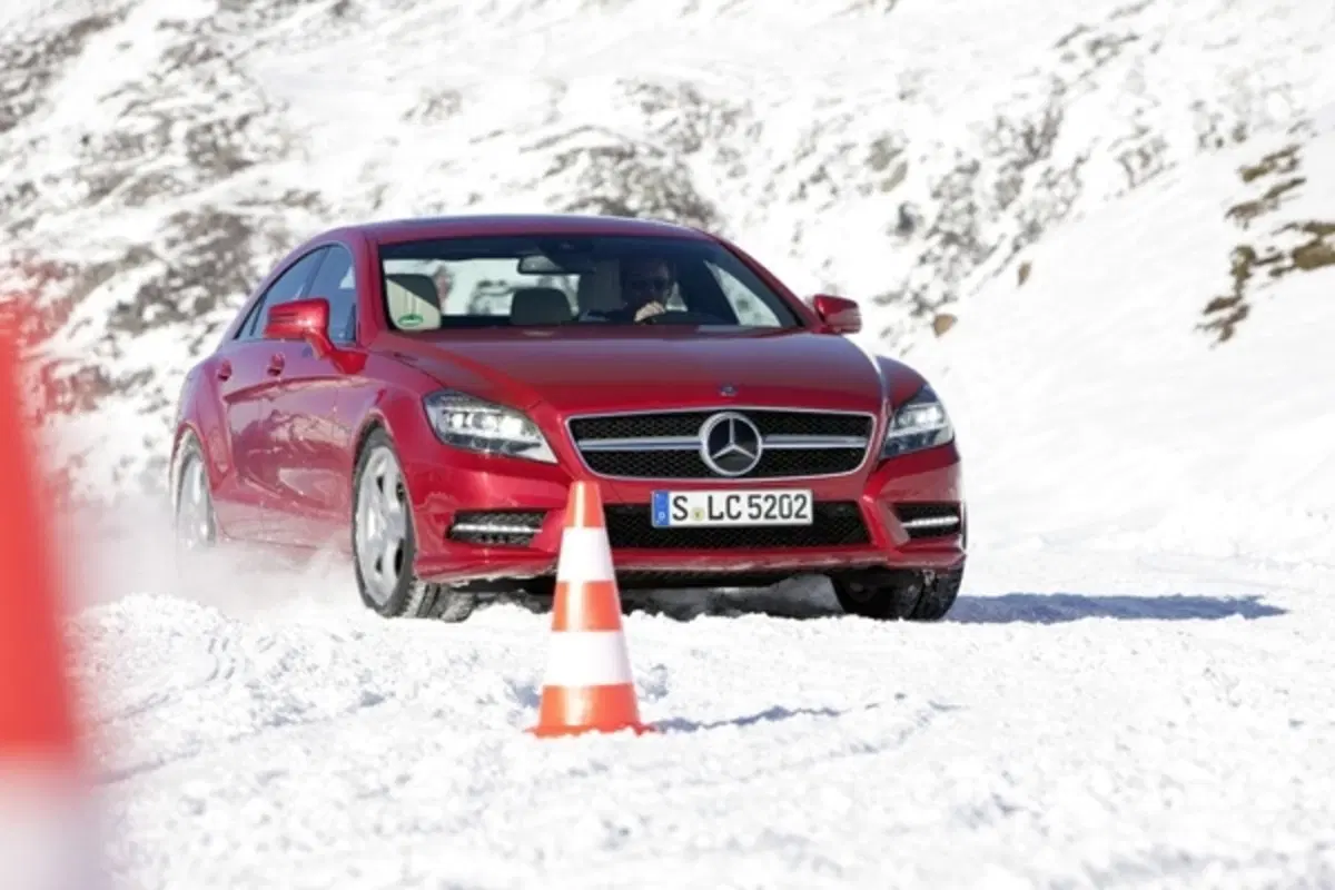 BlueEFFICIENCY: arrivano CLS 350 CDI 4MATIC e CLS 500 4MATIC