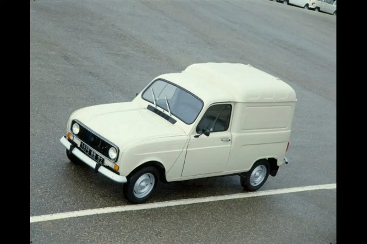 Renault 4: nel 2011 compirà 50 anni (14)