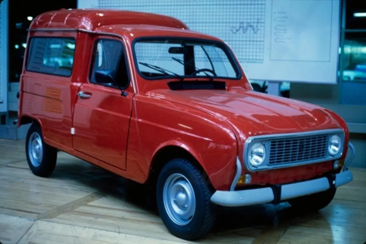 Renault 4: nel 2011 compirà 50 anni (17)