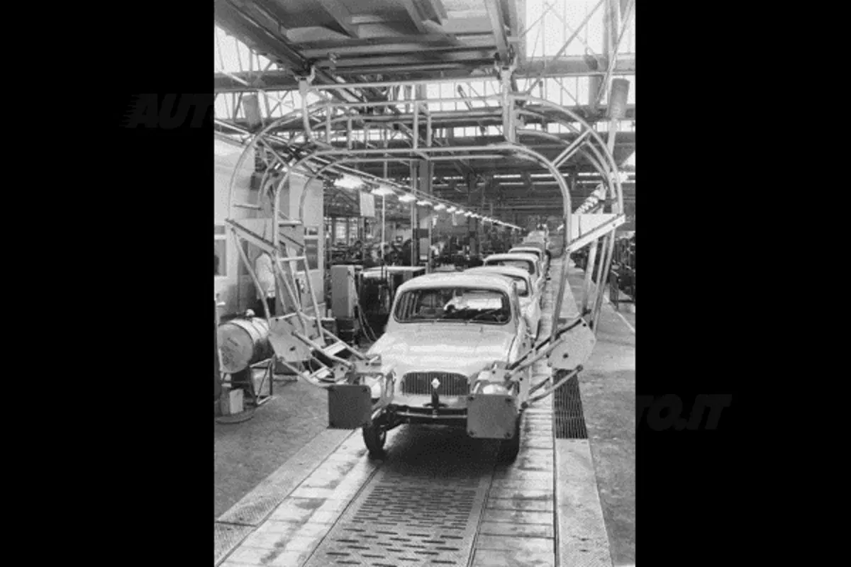 Renault 4: nel 2011 compirà 50 anni (23)