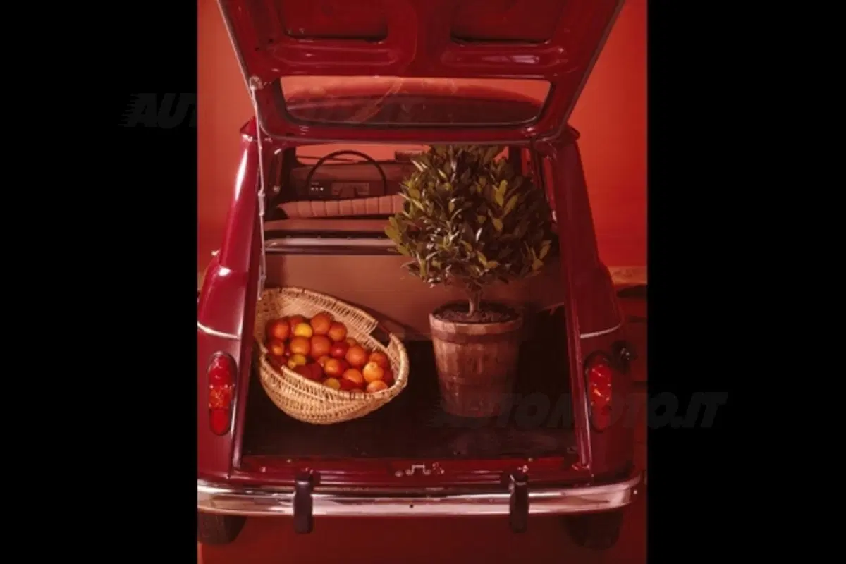 Renault 4: nel 2011 compirà 50 anni (44)
