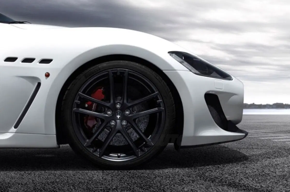 Maserati GranTurismo MC Stradale: quanto costa (21)
